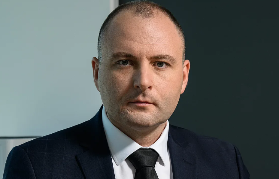 Докато рафинерията в Бургас функционира, няма риск от недостиг на горива за България